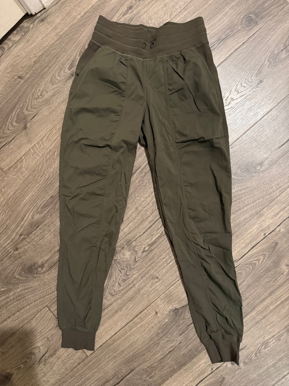 lululemon athletica Olive Ribbed-Waist Joggers missing drawstring